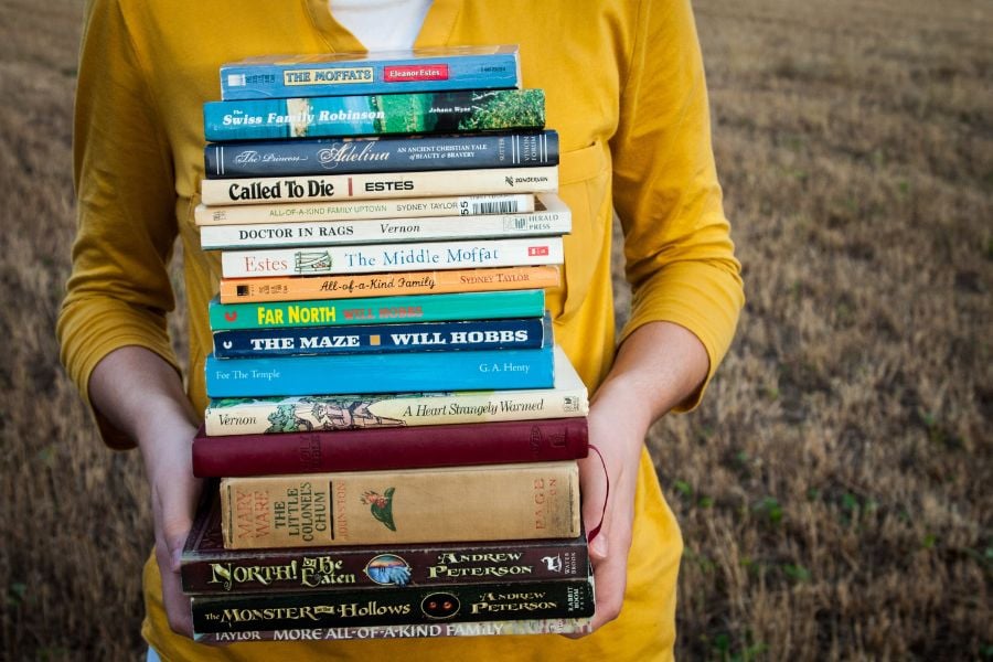 fiction-vs-nonfiction-featured